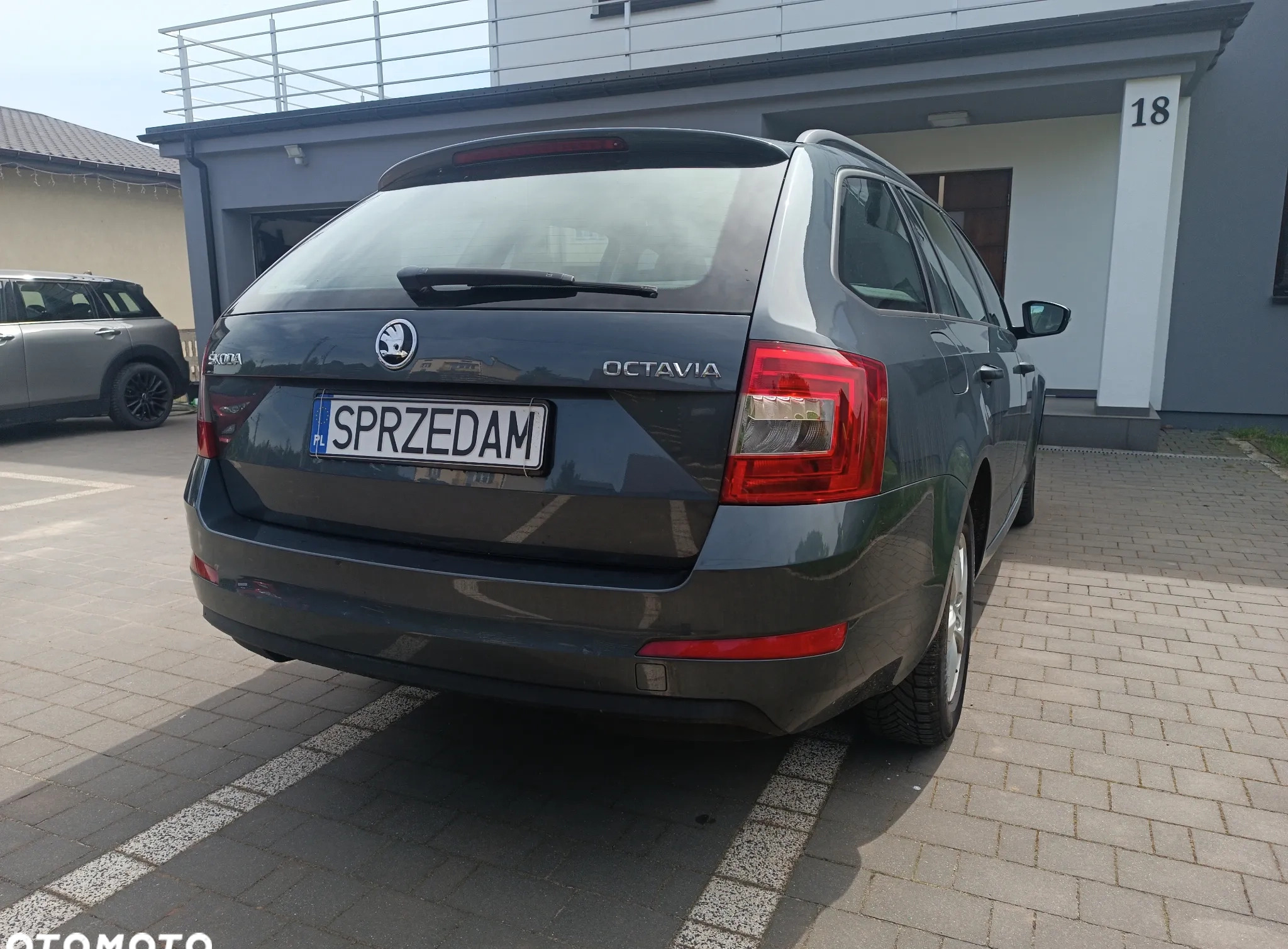 Skoda Octavia cena 33700 przebieg: 235000, rok produkcji 2015 z Starachowice małe 742